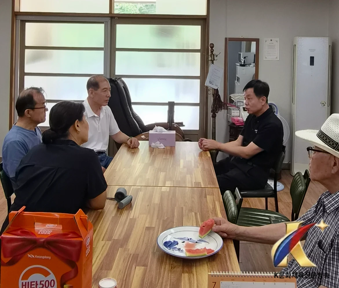 천안시 백석동, 말복 맞아 경로당 회장 보양식 대접