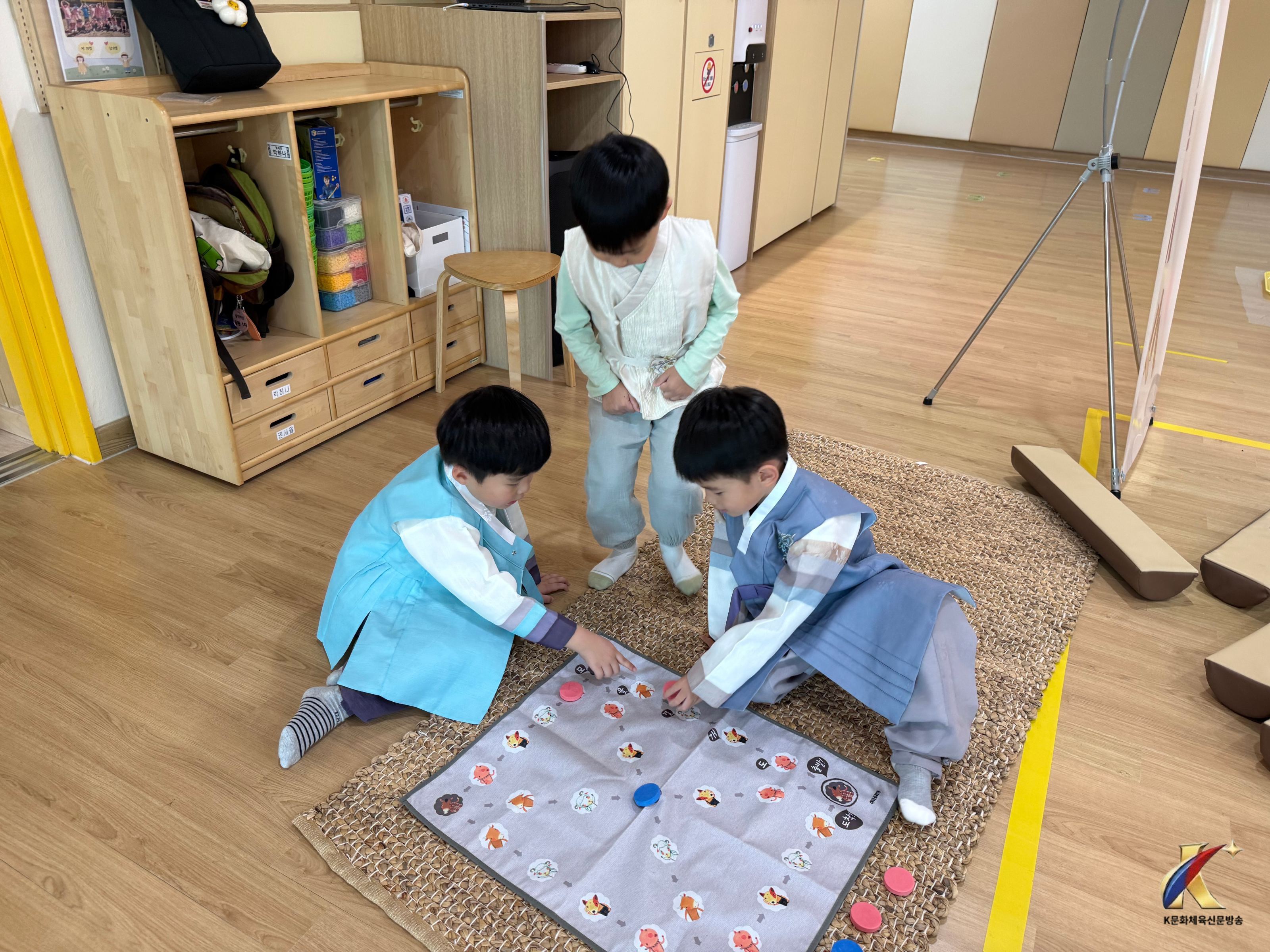 천안한들초 병설유, 얼씨구 좋다! 유·어 이음 전통놀이 한마당